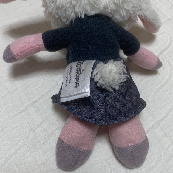 9” Zootopia Assistant Mayor Dawn Bellwether Plush by Toby - Picture 5 of 12